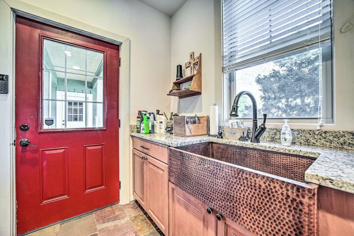 On 22 Acres: Cullowhee Craftsman Home w / Mtn Views