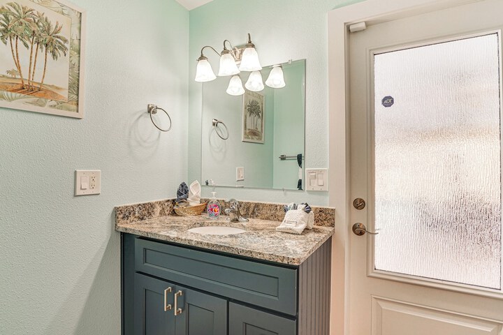 Waterfront North Fort Myers Home w / Private Pool!