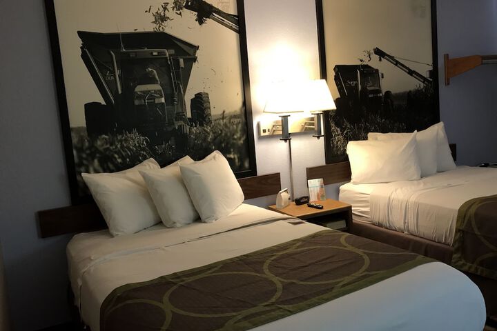 Room 21 of 28