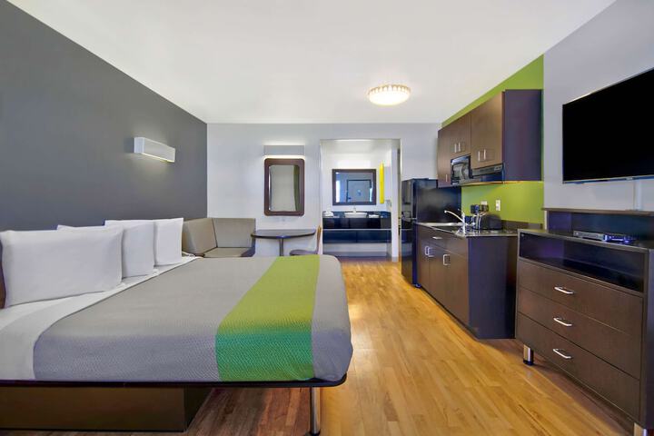 Room 22 of 38