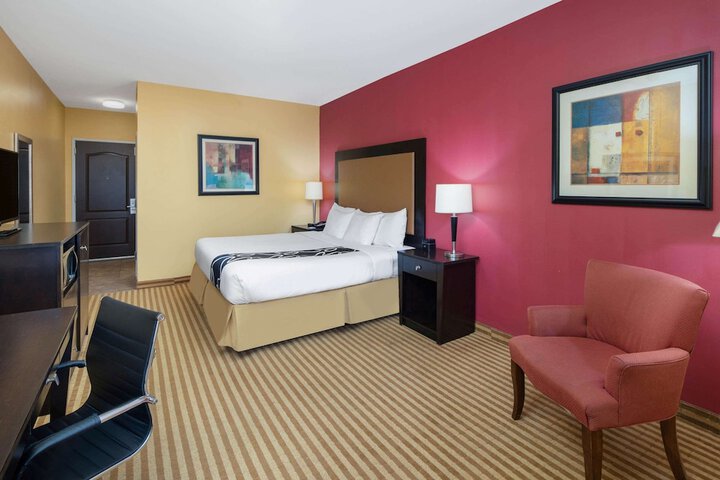 La Quinta Inn & Suites by Wyndham Atlanta-Union City