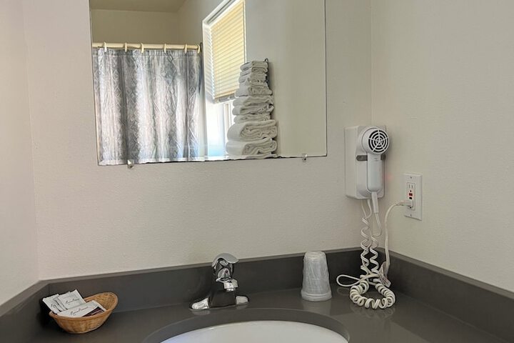 Room 73 of 143