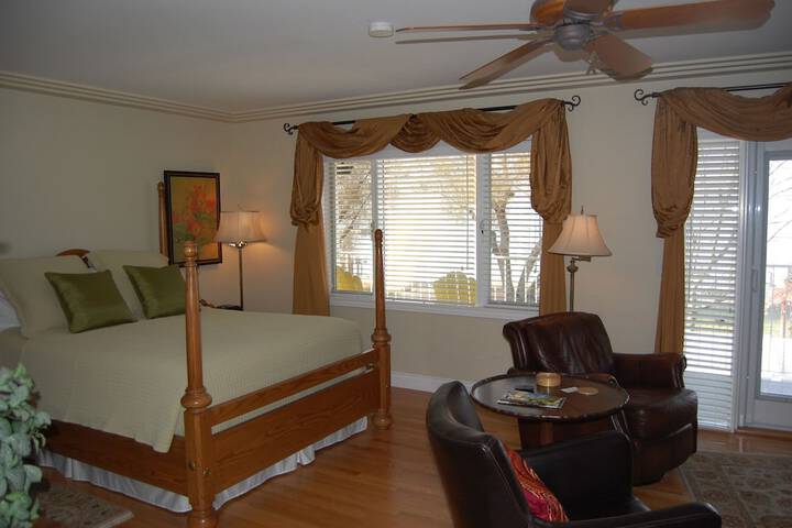Room 14 of 33