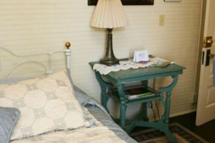 Spicer Castle Inn & Restaurant