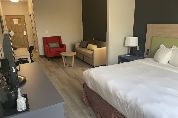 Room 30 of 47