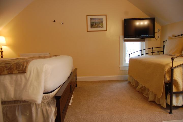 Room 108 of 129