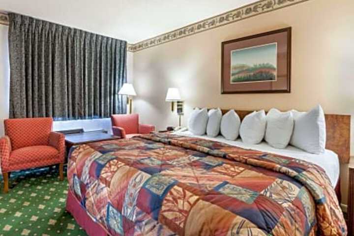 Jasper Inn & Suites