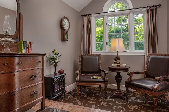 White Oak Manor Bed & Breakfast
