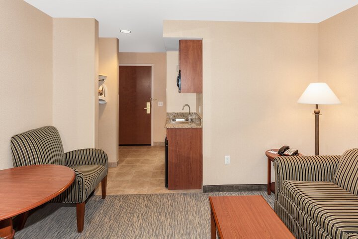Room 30 of 76