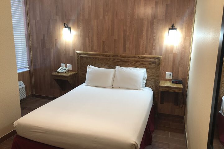 Room 14 of 20