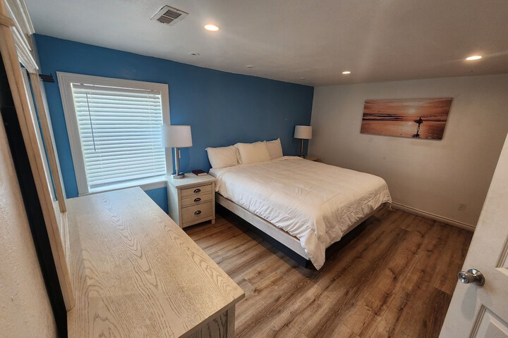 Room 44 of 122