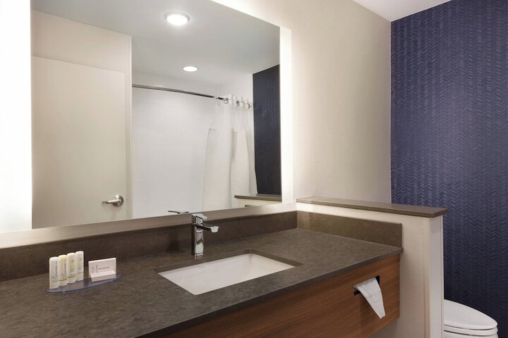Room 16 of 27