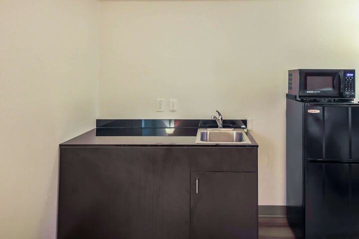 Room 52 of 67