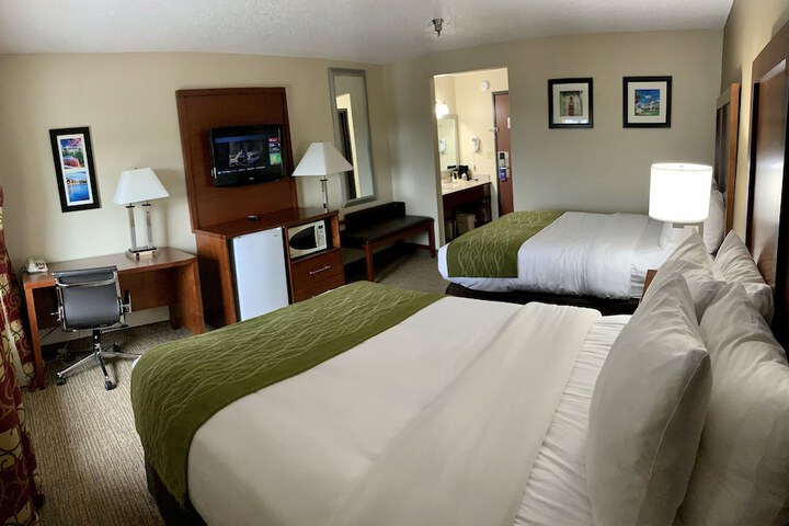 Room 17 of 34