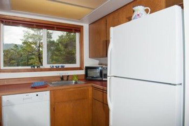 Neskowin Nest 4 Br home by RedAwning