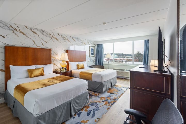 Metro Points Hotel