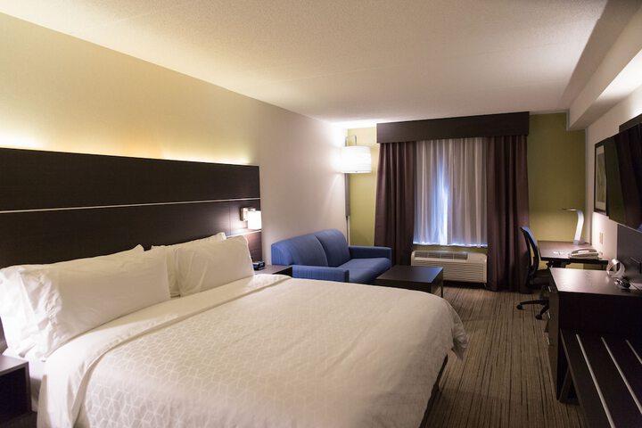 Holiday Inn Express & Suites Brampton by IHG