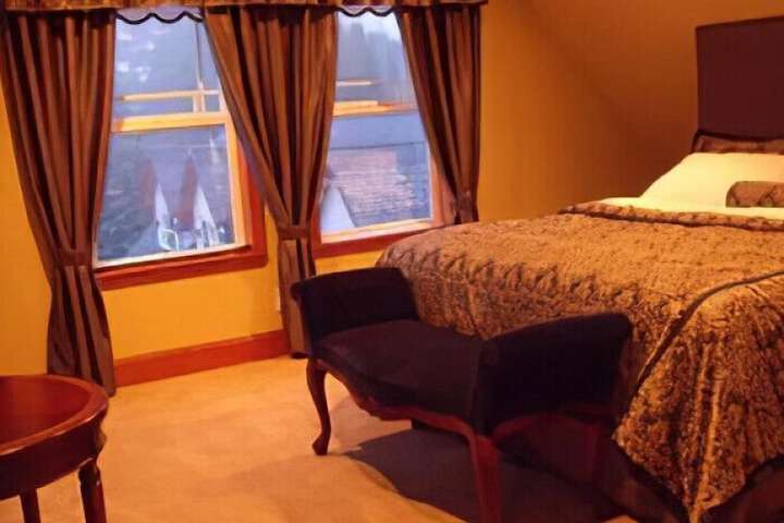 The Mansion Inn