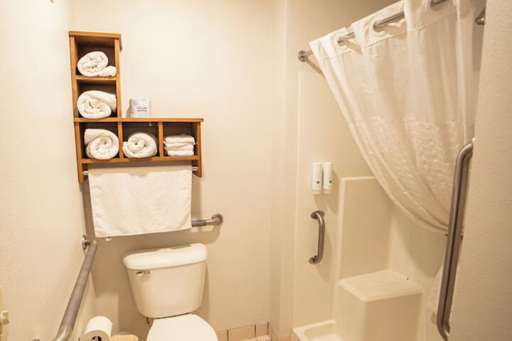Room 10 of 74