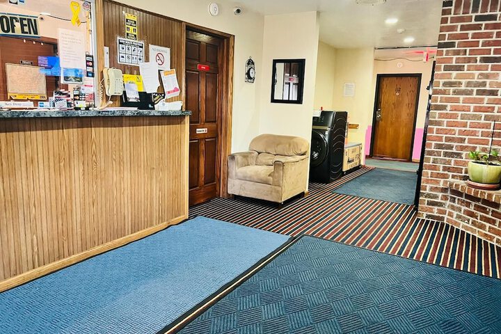 Villa Inn Motel Near Hwy 12 WI Capital O