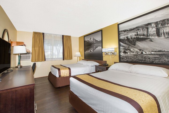 Room 14 of 24