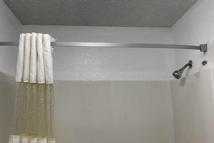 Room 11 of 30