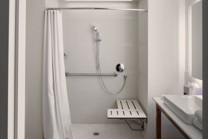Room 25 of 46