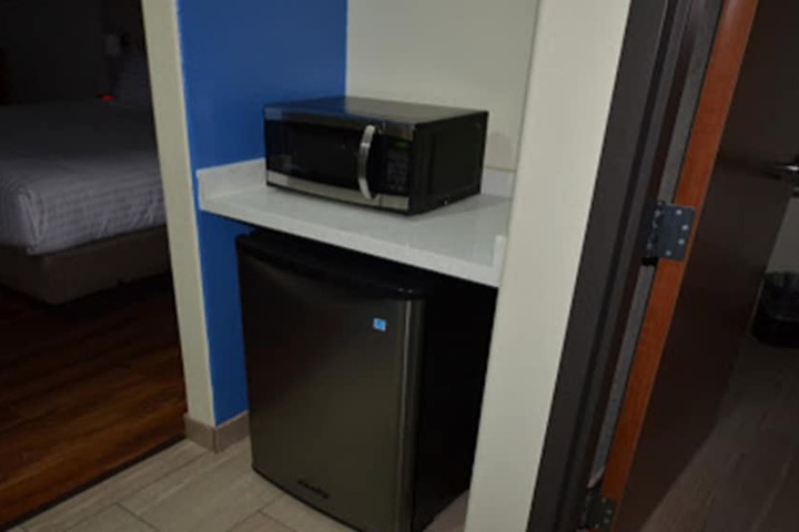Room 10 of 26