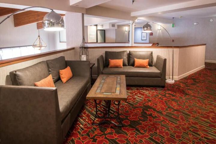 Empeiria High Sierra Hotel