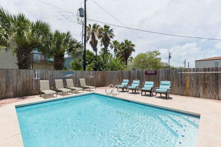 TREASURE ISLAND TOWNHOUSE
