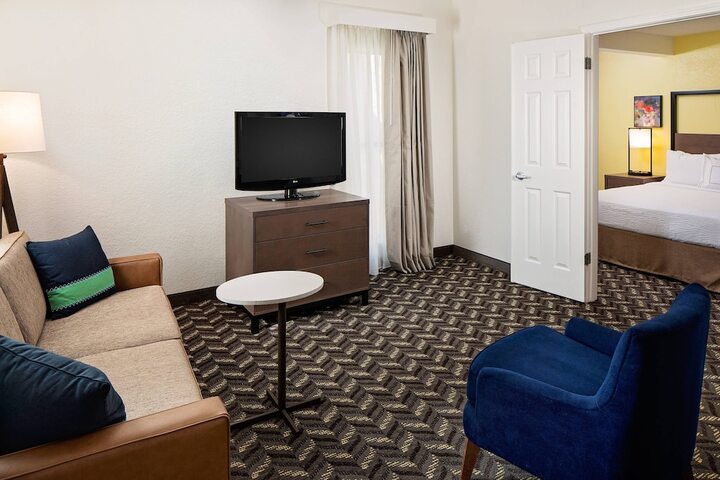 Room 13 of 30