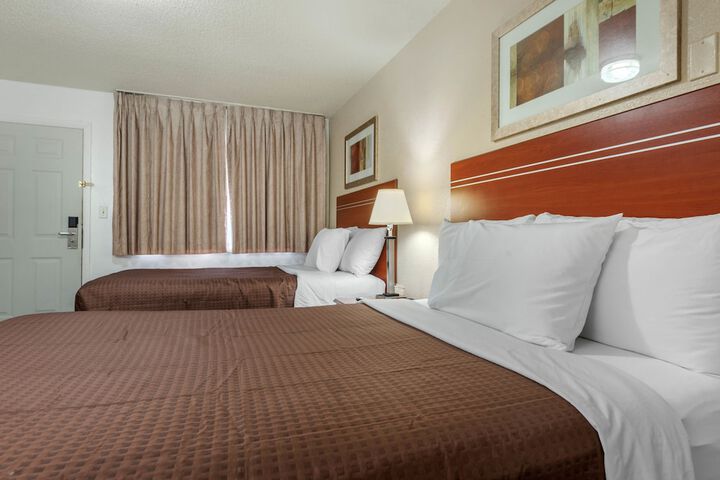 Room 11 of 24