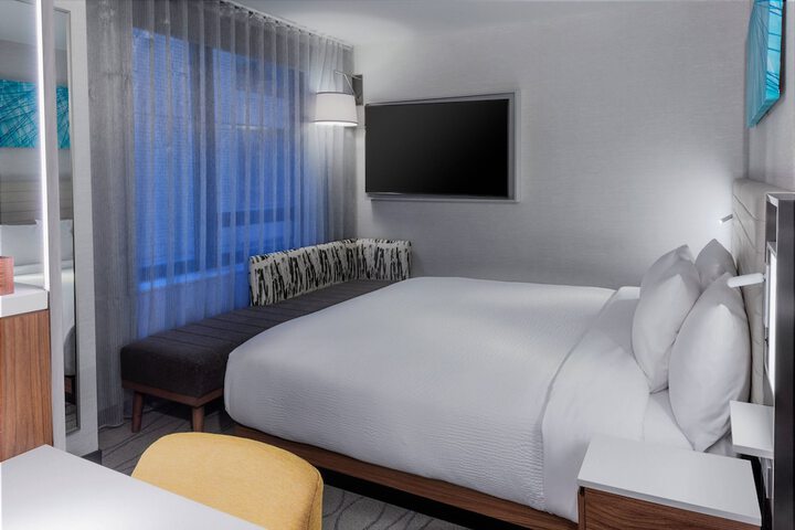 Room 6 of 27