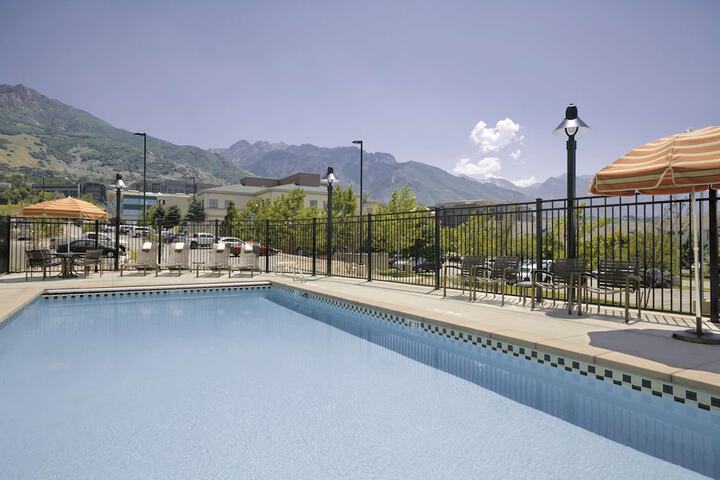 Pool 6 of 37