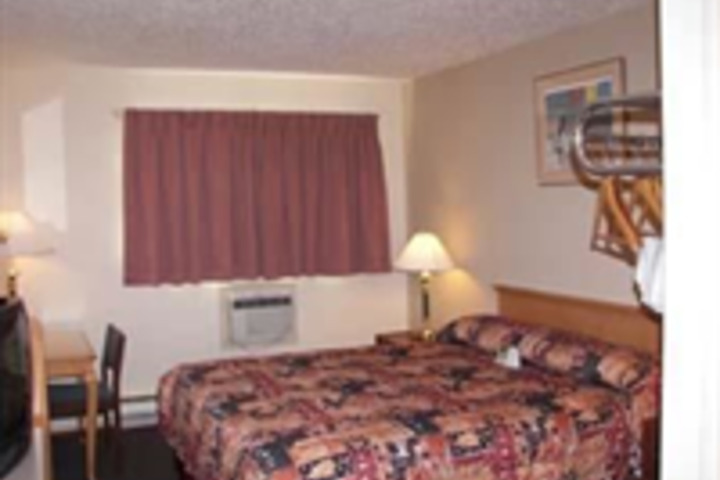 HOWARD JOHNSON KELOWNA