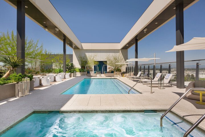 The Viv Hotel Anaheim, a Tribute Portfolio Hotel
