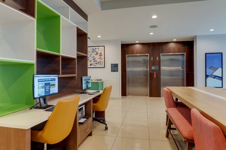 Business Center 73 of 73