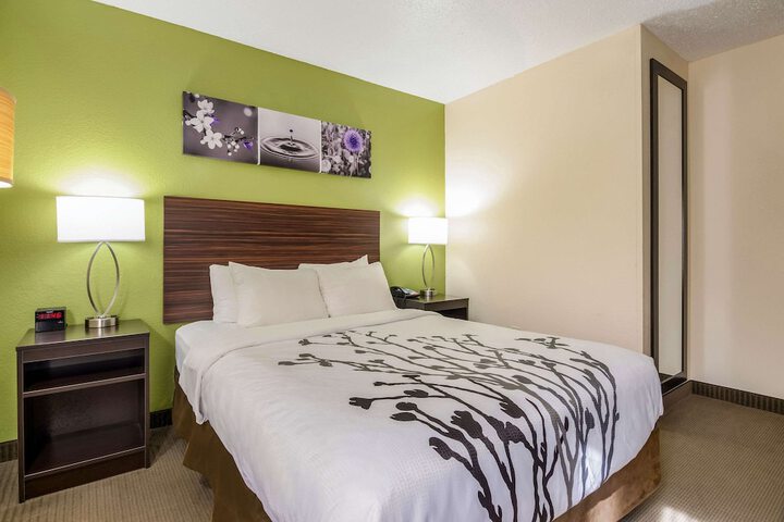 Room 19 of 38