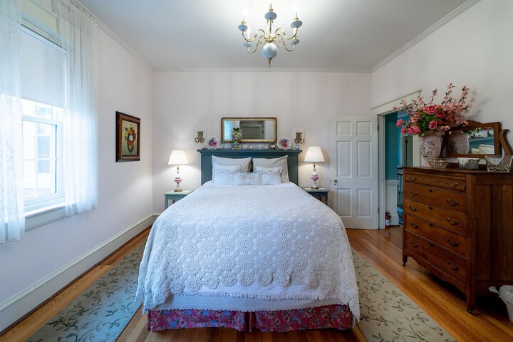 Room 21 of 38