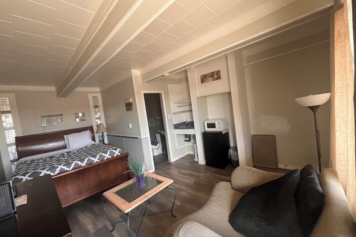 Caravan Motel