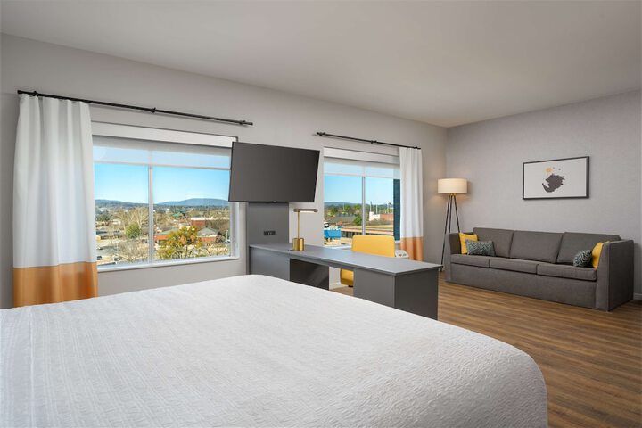 Hampton Inn & Suites Huntsville Downtown