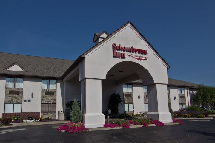 Schoenbrunn Inn