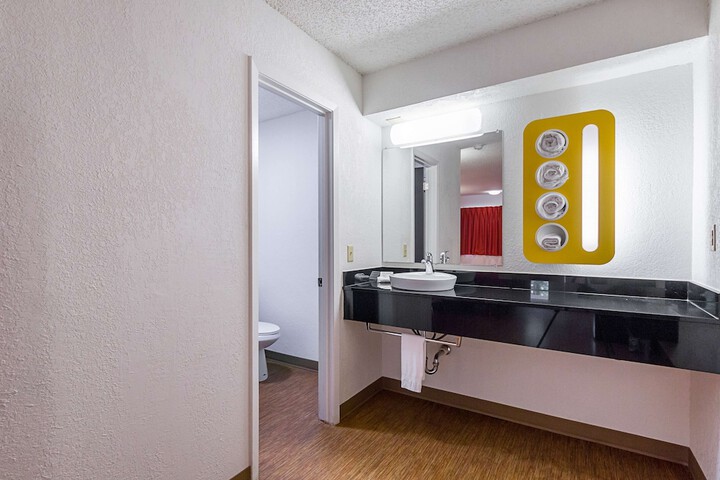 Room 22 of 46