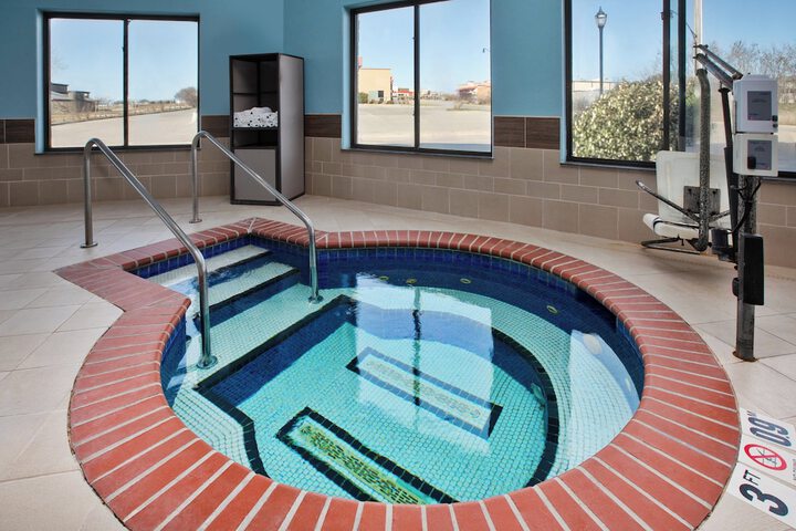 Holiday Inn Express & Suites Duncan by IHG