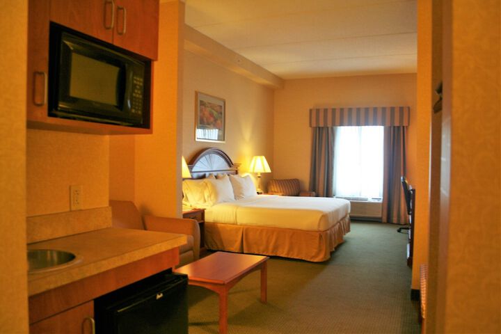 Room 22 of 37