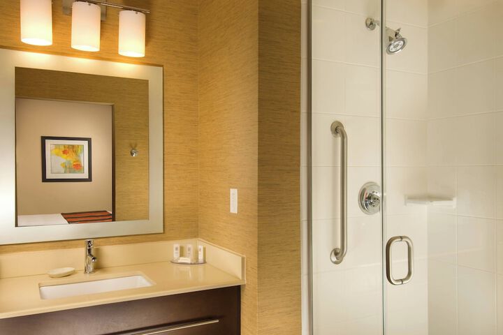 Room 14 of 28