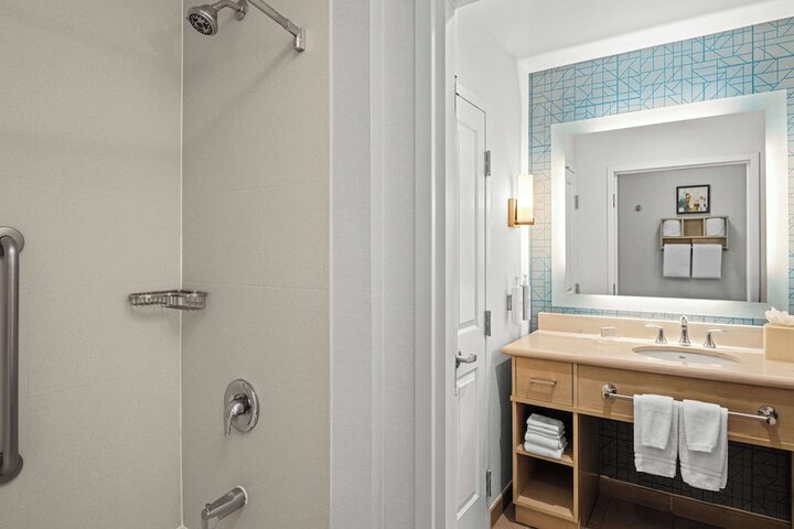 Homewood Suites by Hilton Anaheim Resort – Convention Center