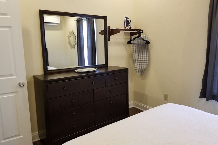 Room 9 of 16