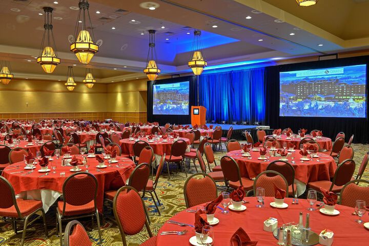 Ballroom/Hall 55 of 75