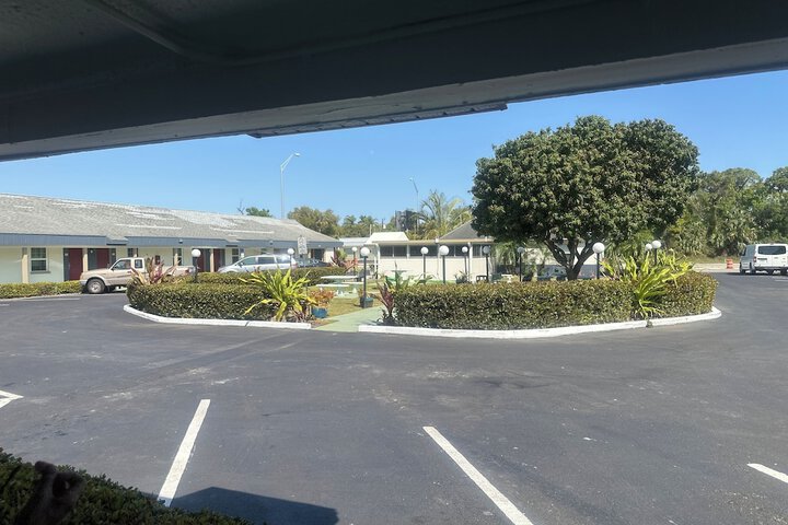 Tropical Palm Motel